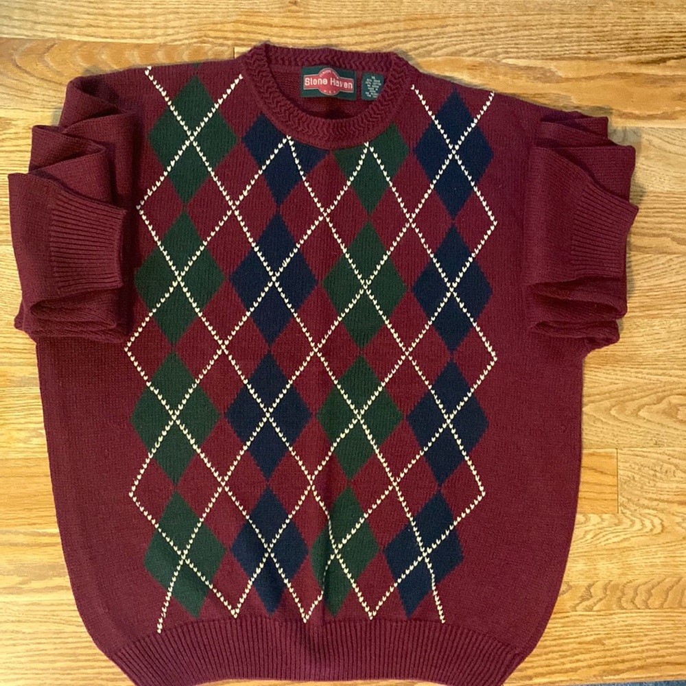 Men’s burgundy XL sweater from Stone Haven